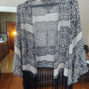 Printed kimono with fringe